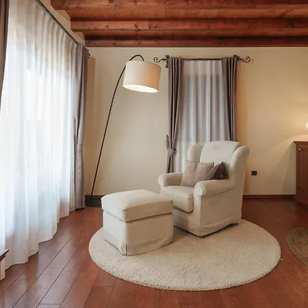 Sandy Villa *